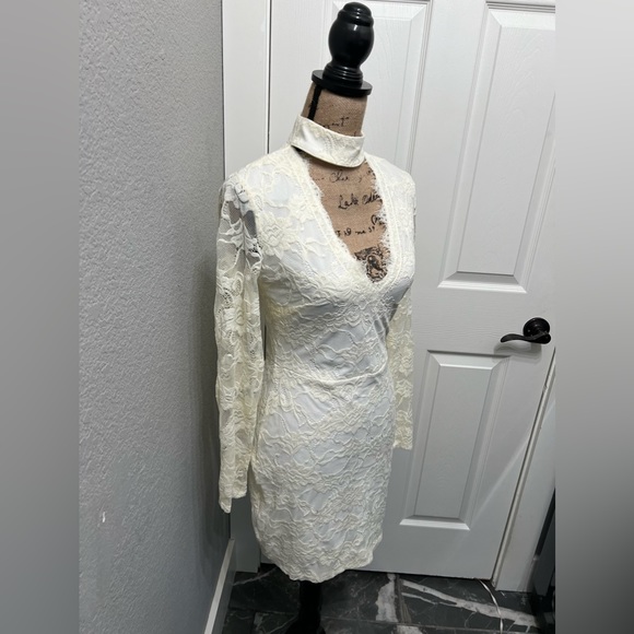 Bebe Mini Cream and White Lace Dress size Medium NWT - Picture 5 of 12